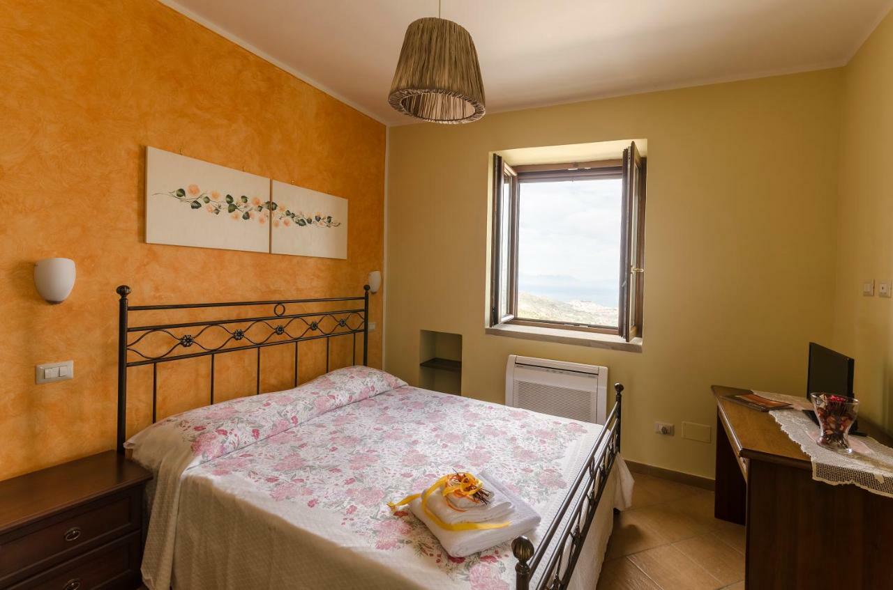 Al Casale Dei Nonni Bed and Breakfast Laureana Cilento Exteriör bild